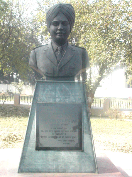 Shaid Tejendra Khurana (Karnal) (2 Feet Bust)